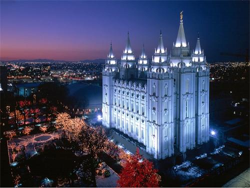 What is the Statue on Top of Mormon Temple?