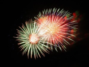 fireworks-227383_640