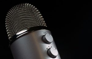 microphone-1172260_640