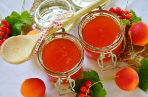 canned jam fruit